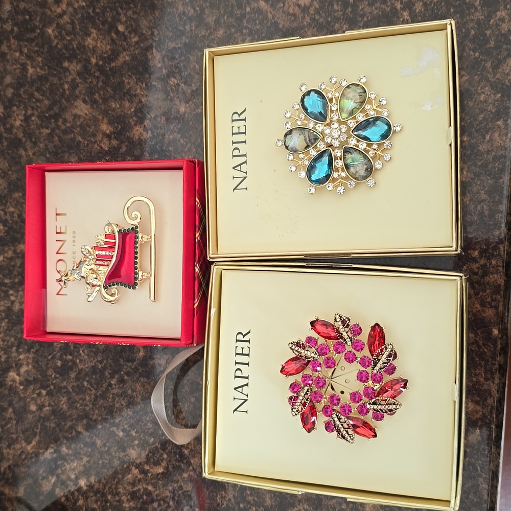 3 ITEMS:  2 NAPIER & 1 MONET BEAUTIFUL SPARKLING HOLIDAY PINS BUNDLE OF 3